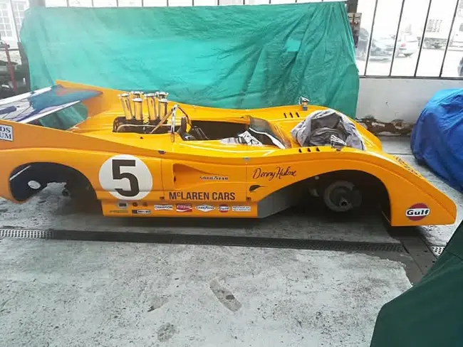 McLaren Can-Am jaune, carrosserie et finitions de compétition
