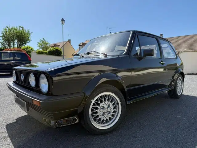 Volkswagen Golf GTI 1800 noire restaurée