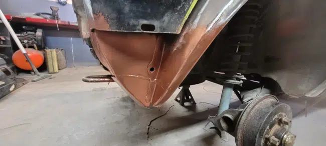 Structure arrière Volkswagen Golf 1 avant restauration